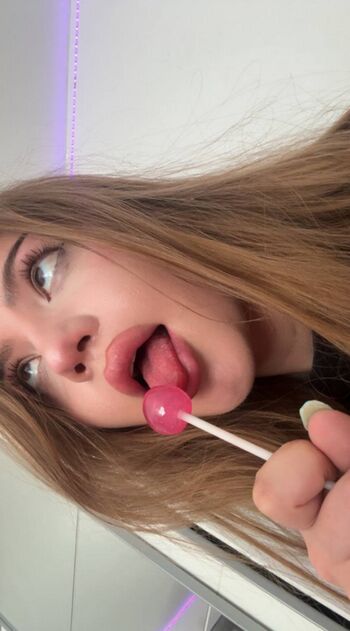 deadblondinka