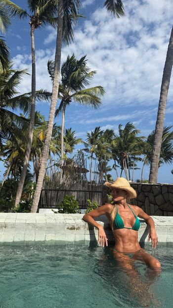 Full leaked Deborah secco  page private onlyfans photo