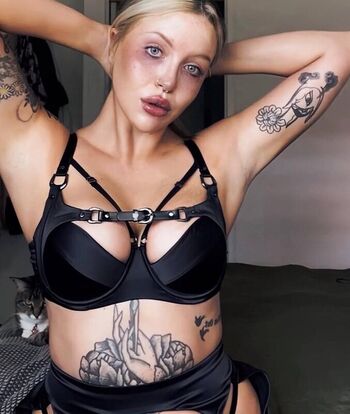 Full leaked Delicateweapon page private onlyfans photo
