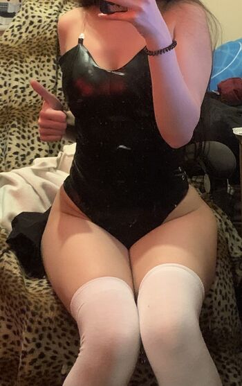 Full leaked Delusionalshne page private onlyfans photo