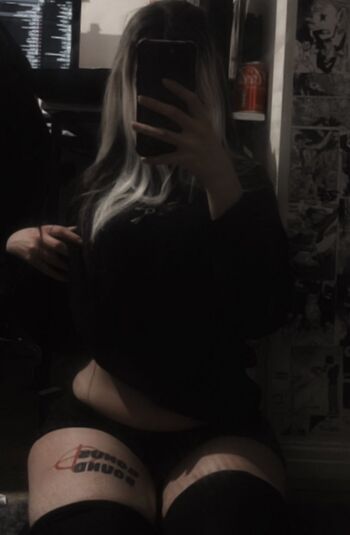 Full leaked Delusionalshne page private onlyfans photo