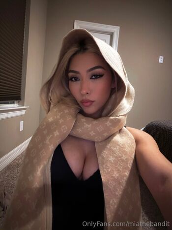 Full leaked Dineromia private onlyfans photo