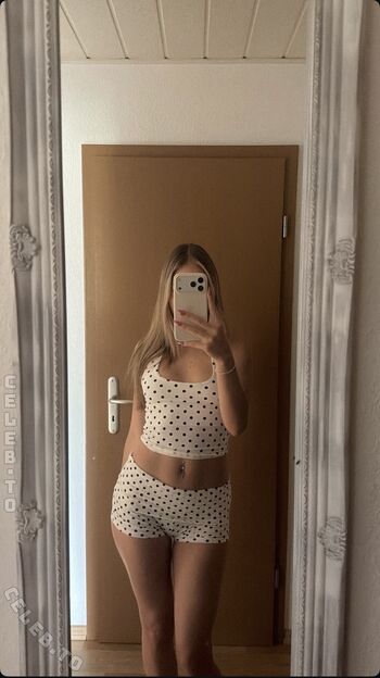 Full leaked Einfachlia private onlyfans photo