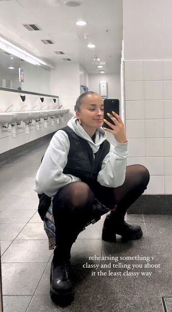 Full leaked Ella eyre page private onlyfans photo