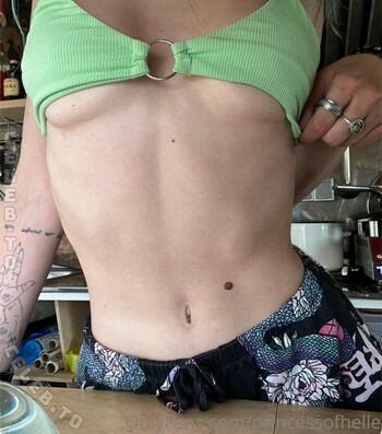 Full leaked Elleofhell private onlyfans photo
