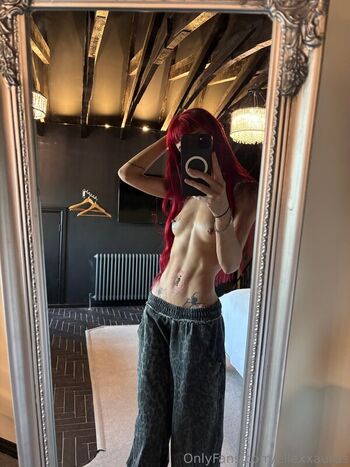 Full leaked Ellesaurus private onlyfans photo