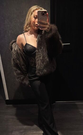 Full leaked Ellie dadd page private onlyfans photo