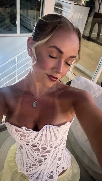 Full leaked Ellie dadd page private onlyfans photo