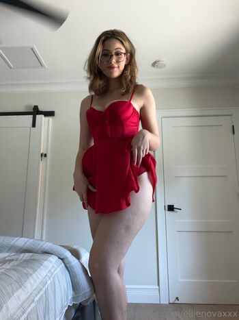 Full leaked Ellie nova page private onlyfans photo