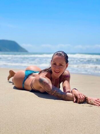 Full leaked Embarquenasmilhas page private onlyfans photo