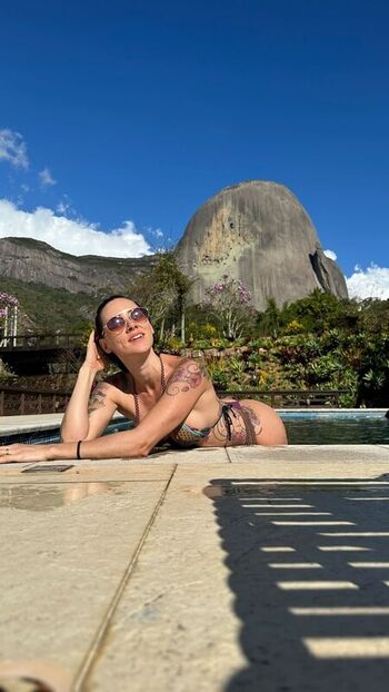 Full leaked Embarquenasmilhas page private onlyfans photo