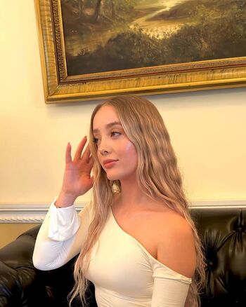 Full leaked Emegeee page private onlyfans photo