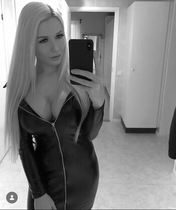 Full leaked Emeliiewillman private onlyfans photo