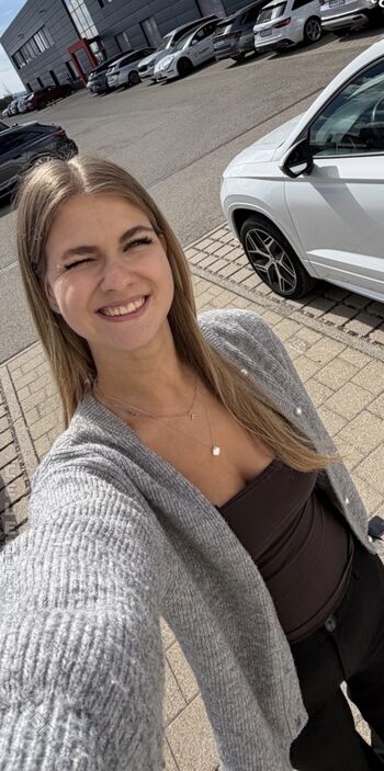Full leaked Emelybasics private onlyfans photo