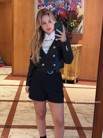 Full leaked Emilly schellmann page private onlyfans photo