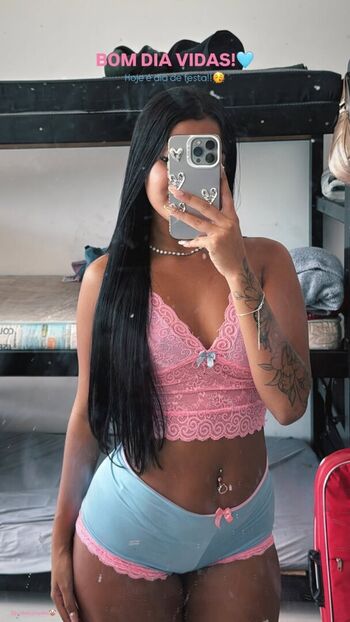 Full leaked Emillyvazof private onlyfans photo
