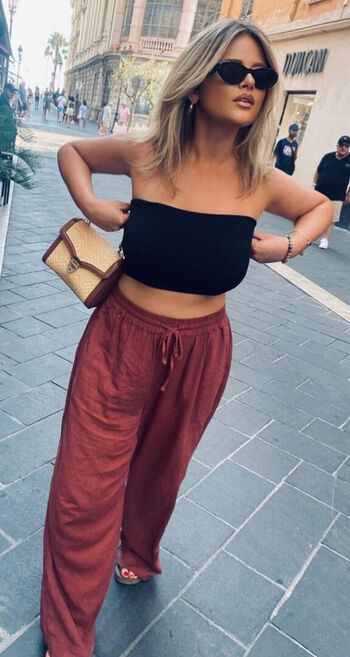 Full leaked Emily atack page private onlyfans photo