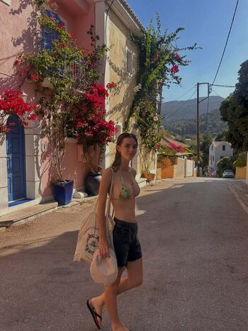 Full leaked Emily feld  page private onlyfans photo
