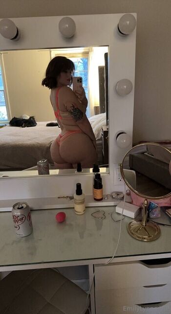 Full leaked Emily lynne page private onlyfans photo