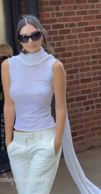 Emily Ratajkowski