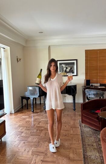 Full leaked Emily ratajkowski page private onlyfans photo