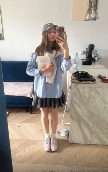Full leaked Emily rrr private onlyfans photo