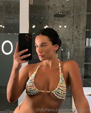 Full leaked Emilykernsx private onlyfans photo