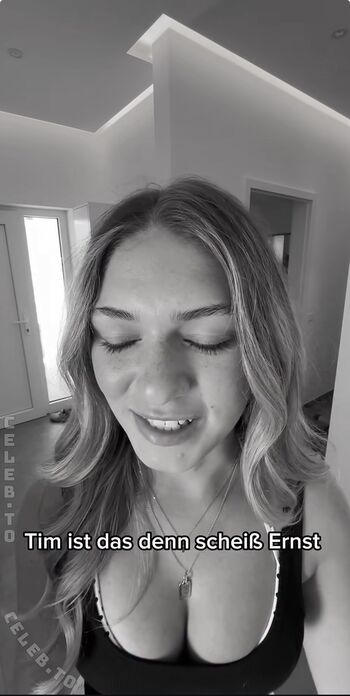 Full leaked Emilylior private onlyfans photo