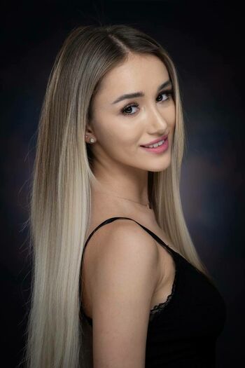 Full leaked Emilyraymont private onlyfans photo