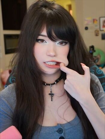Full leaked Emiru page private onlyfans photo