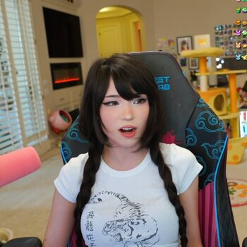 Full leaked Emiru page private onlyfans photo