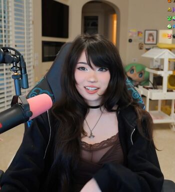 Full leaked Emiru page private onlyfans photo