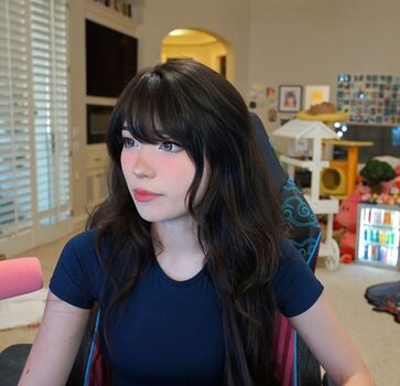 Full leaked Emiru page private onlyfans photo
