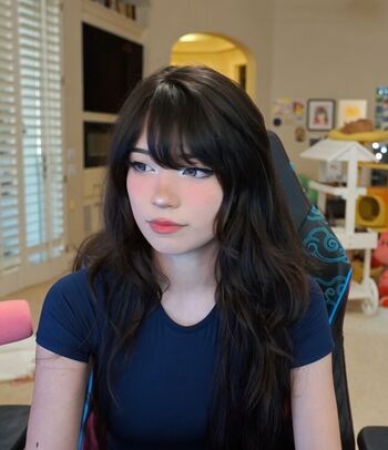 Full leaked Emiru page private onlyfans photo