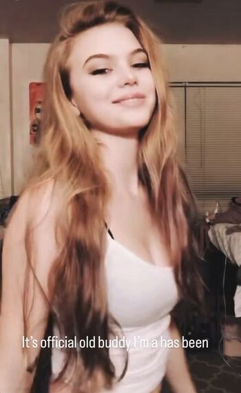 Full leaked Emma beardsley page private onlyfans photo
