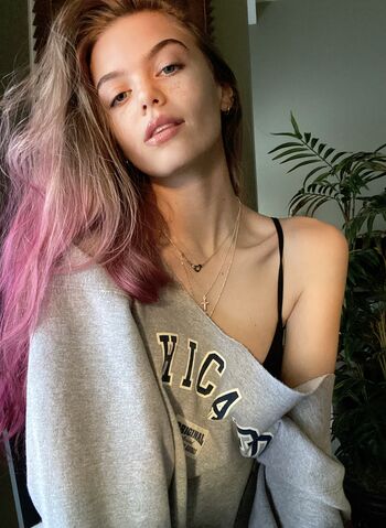 Full leaked Emma beardsley page private onlyfans photo