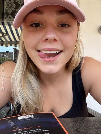Full leaked Emmadizzy private onlyfans photo
