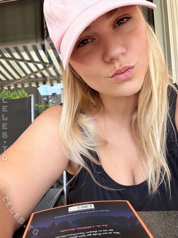 Full leaked Emmadizzy private onlyfans photo
