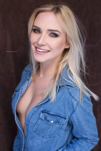 Full leaked Eva mikulski page private onlyfans photo
