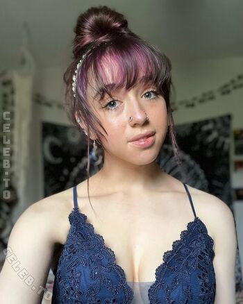 Full leaked Eviemeg private onlyfans photo