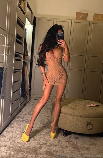 Full leaked Evil woman page private onlyfans photo