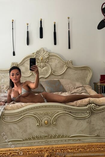 Full leaked Evil woman page private onlyfans photo