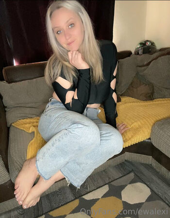 Full leaked Ewalexi private onlyfans photo