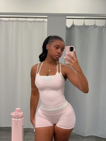 Full leaked Faeriidollx private onlyfans photo