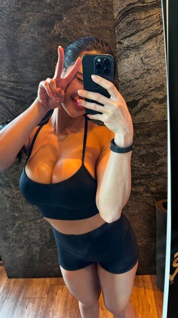 Full leaked Fbyana page private onlyfans photo