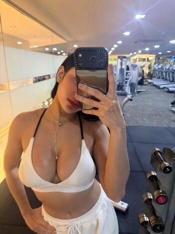 Full leaked Fbyana page private onlyfans photo