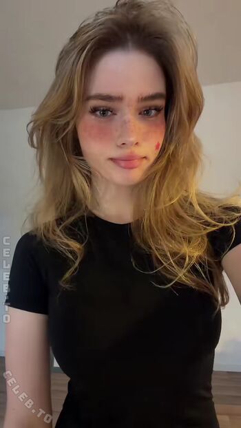 Full leaked Felinenyaa page private onlyfans photo