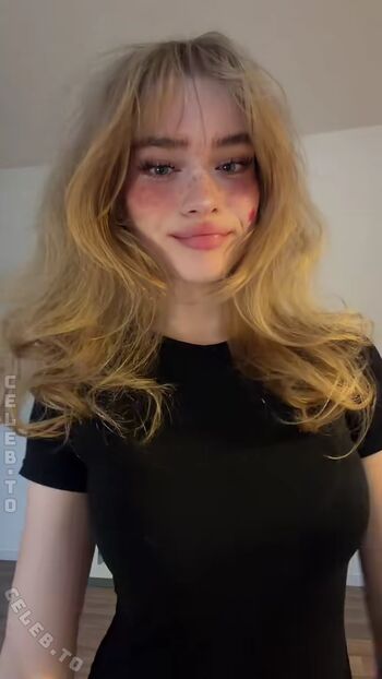 Full leaked Felinenyaa page private onlyfans photo