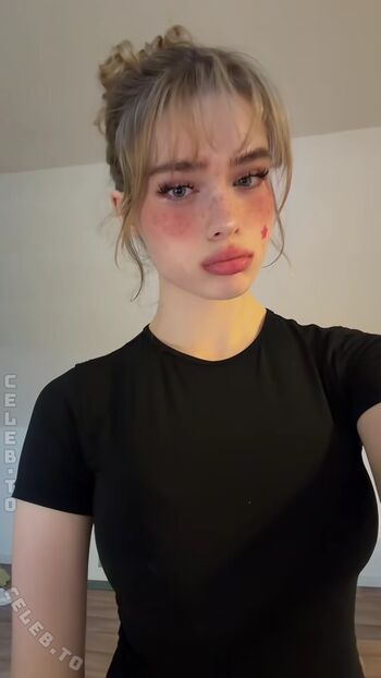 Full leaked Felinenyaa page private onlyfans photo