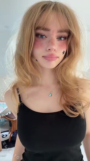 Full leaked Felinenyaa page private onlyfans photo